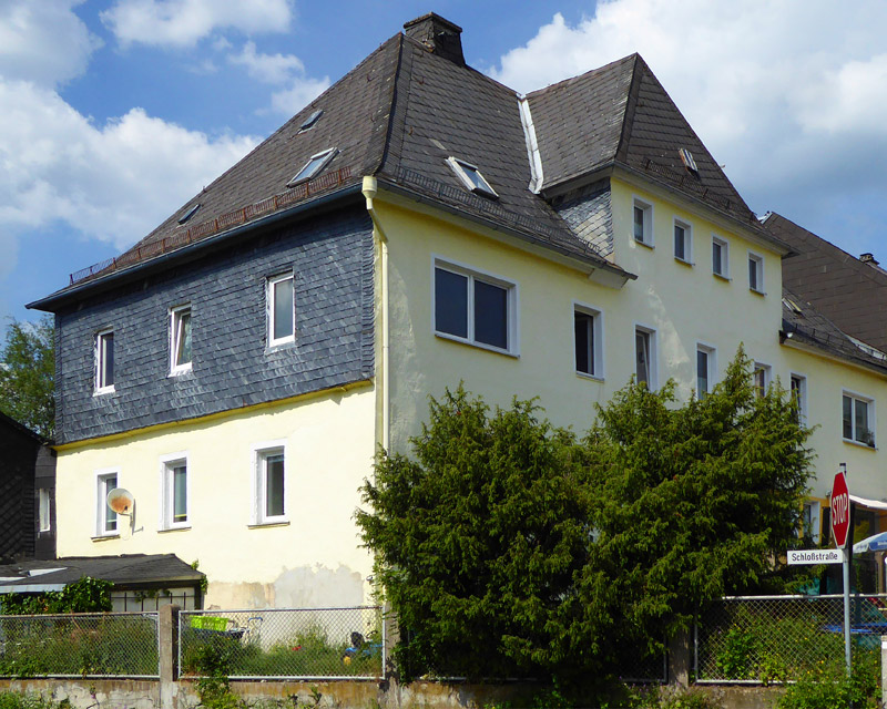 Neues Schloss Selbitz - 2021 - Südwestansicht (Schloß-/Ecke Bahnhofstr.)